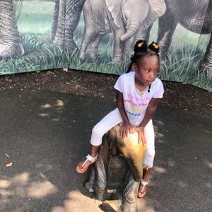 Meet your Posher, Deshannon